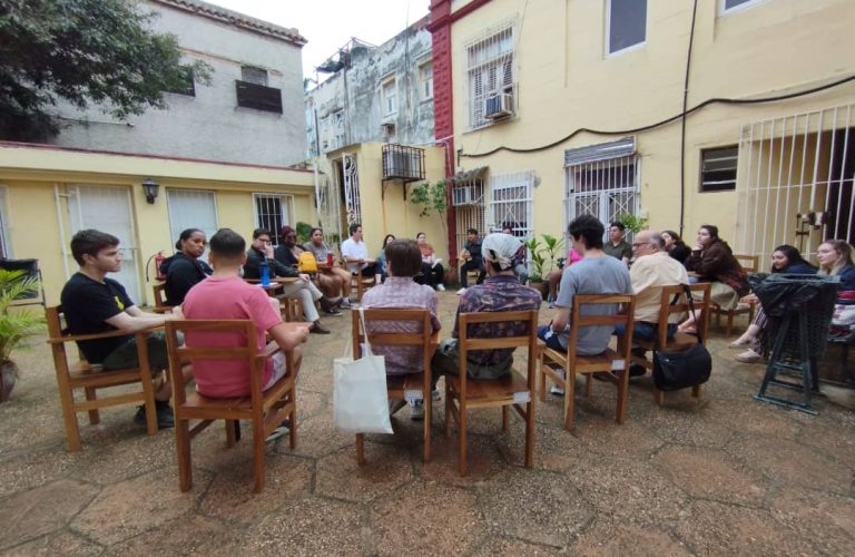 Students enjoying class outside on one of Havanas beautiful sunny days