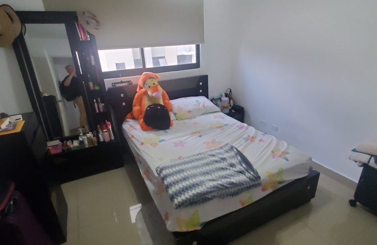 Photo of the average room in Panama Includes bed dressers and closet