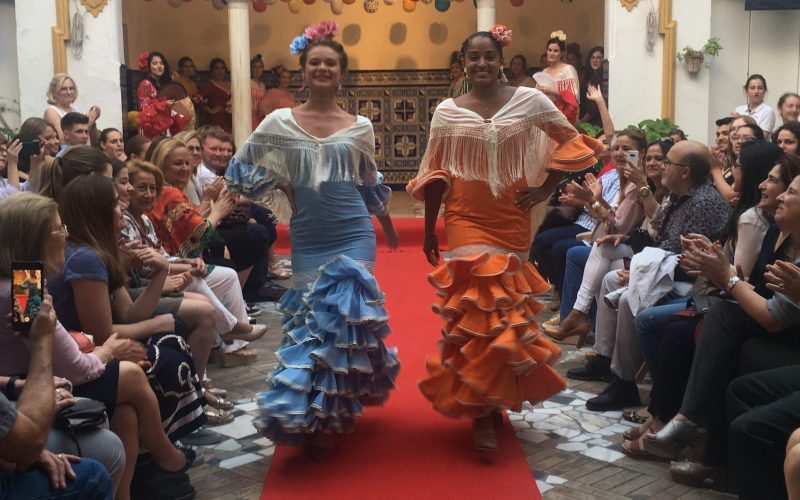 seville-svq-Spring 2019 students walking down red carpet feria party